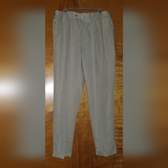 Men's Jos. A. Bank 35x30 Rn 31608 Khaki Pants 100% Cotton - Picture 1 of 3